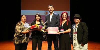 7. Uluslararası Kadın Şiir Festivali Feminİstanbul'da Onur Ödülleri Sahiplerini Buldu