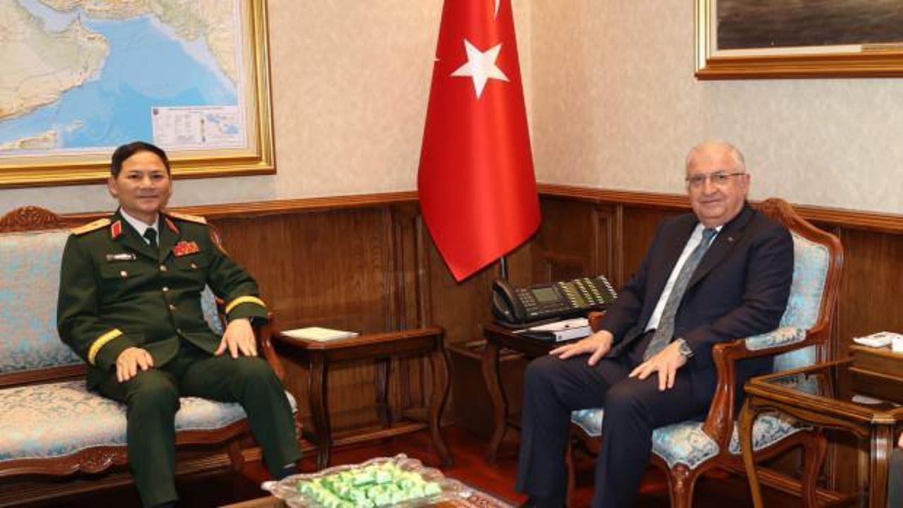 Bakan Güler, Vietnam Genelkurmay Başkan Yardımcısı Son ile görüştü