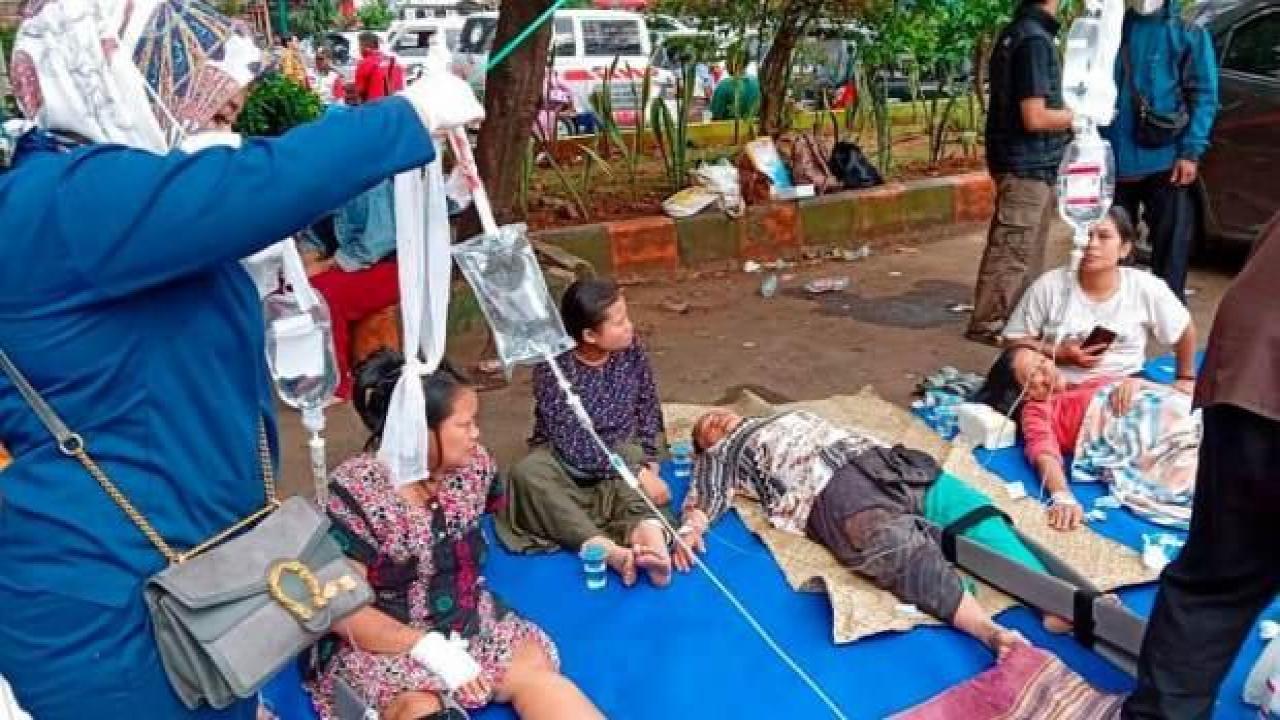 Endonezya'da şiddetli deprem: Onlarca ölü, yüzlerce yaralı var