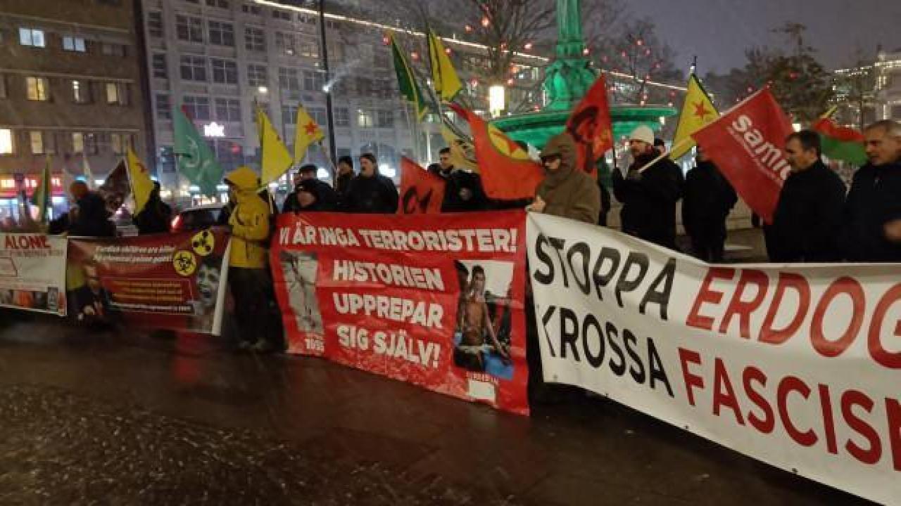 İsveç'te terör örgütü PKK/YPG ve FETÖ birlikte gösteri yaptı 