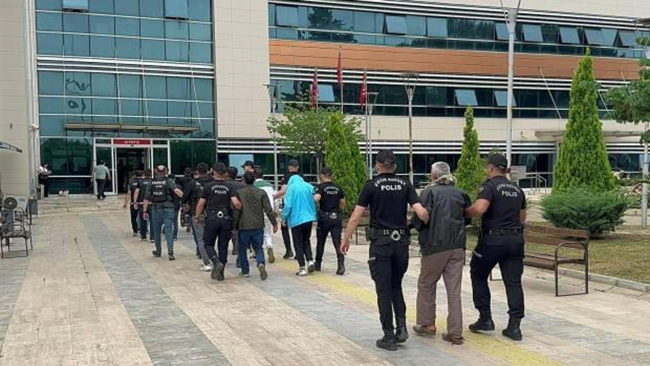 İzmir'de uyuşturucu operasyonu: 45 şahıs tutuklandı