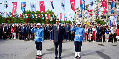 Kartal’da 19 Mayıs Törenleri Atatürk Anıtı’na Çelenk Sunumuyla Başladı