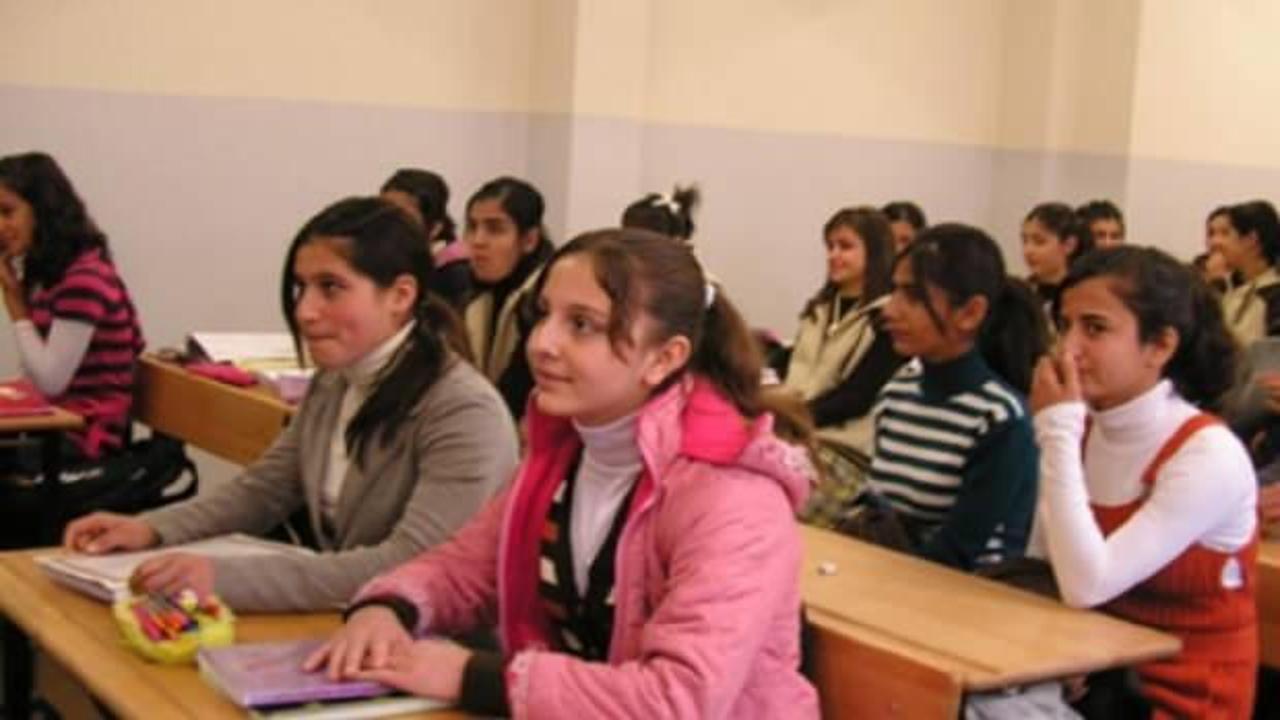 Kız okulları için kampanya başlatıldı! İmza yağıyor