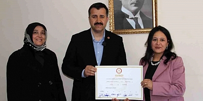 MHP Adayı Ahmet Ayhan Kayaoğlu, Suşehri Belediye Başkanı oldu