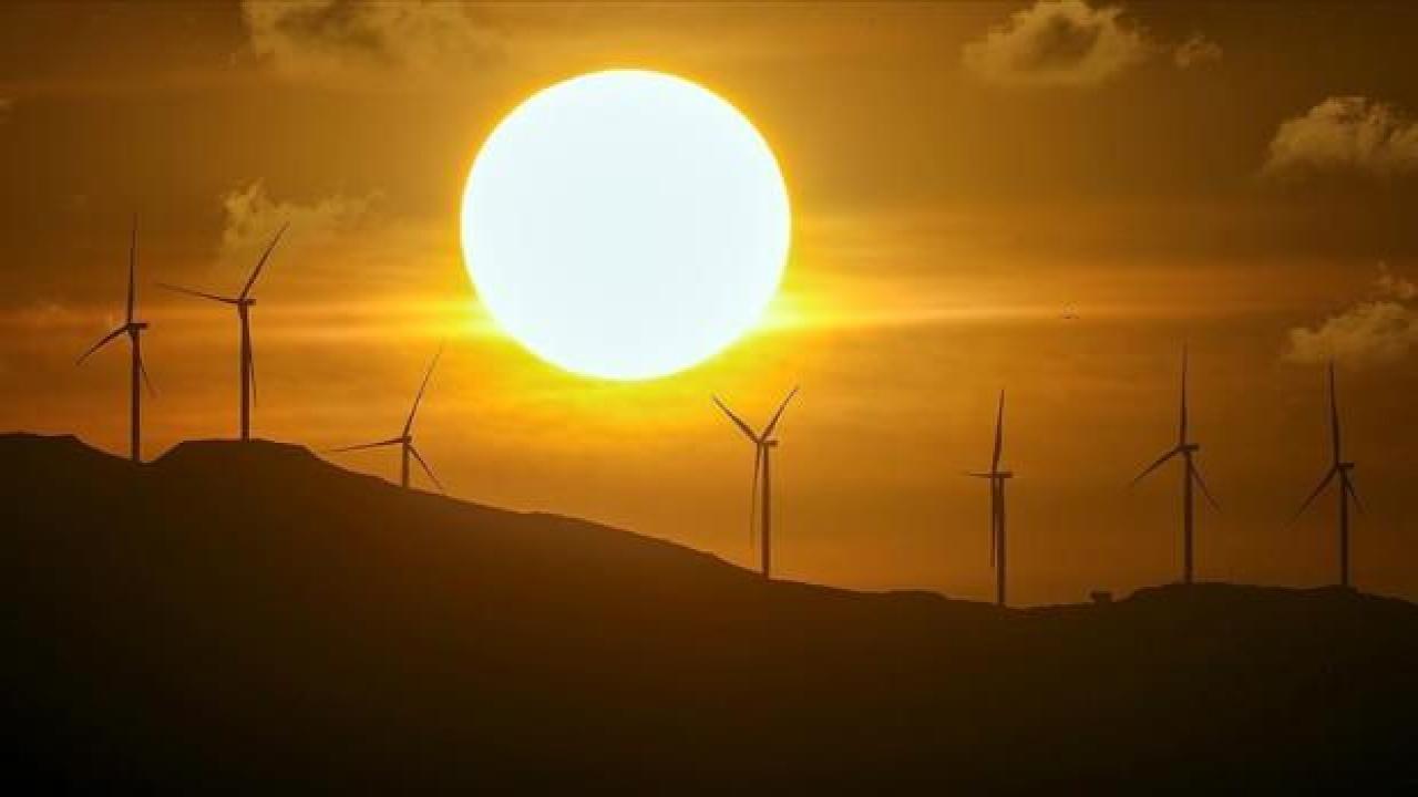 Türkiye enerjide dışa bağımlılığın azaltılmasının yolunu güneş ve rüzgarda arıyor
