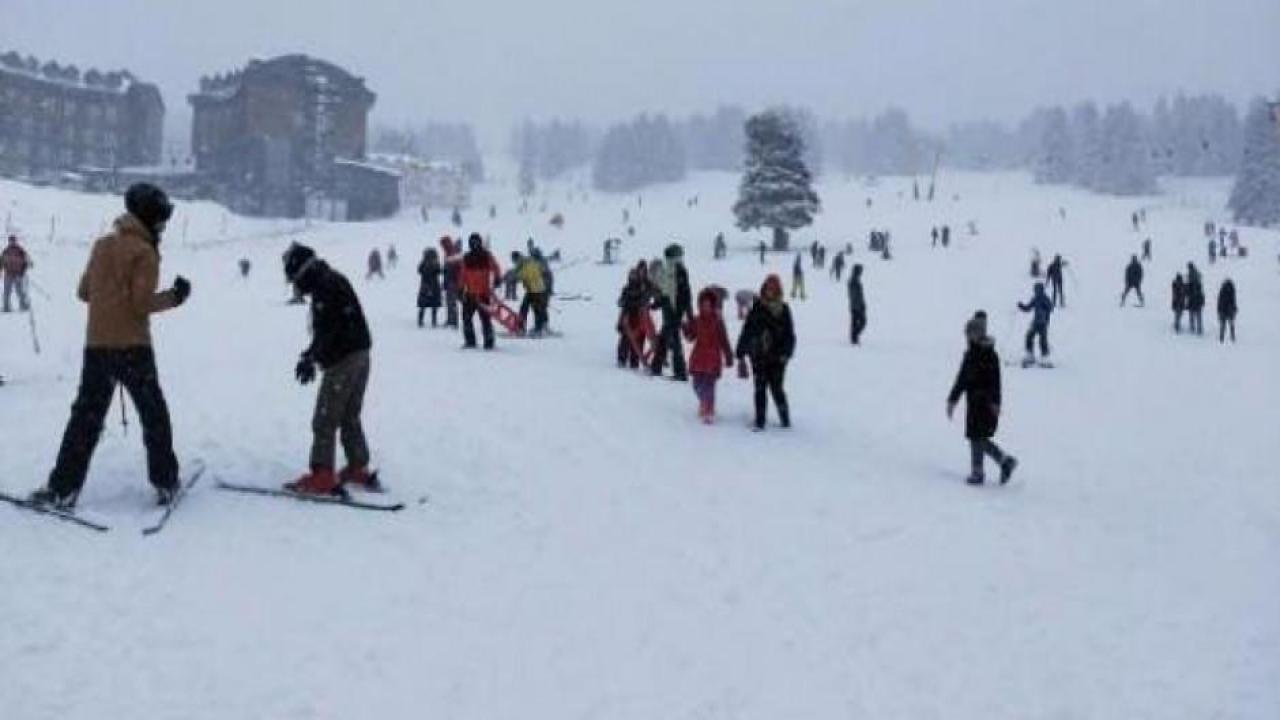 Uludağ'da kayak sezonu açıldı: Akın ettiler
