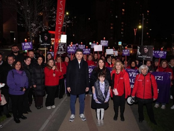 Ataşehir’de 8 Mart’ta Kadınlar Gece Yürüyüşünde Buluştu