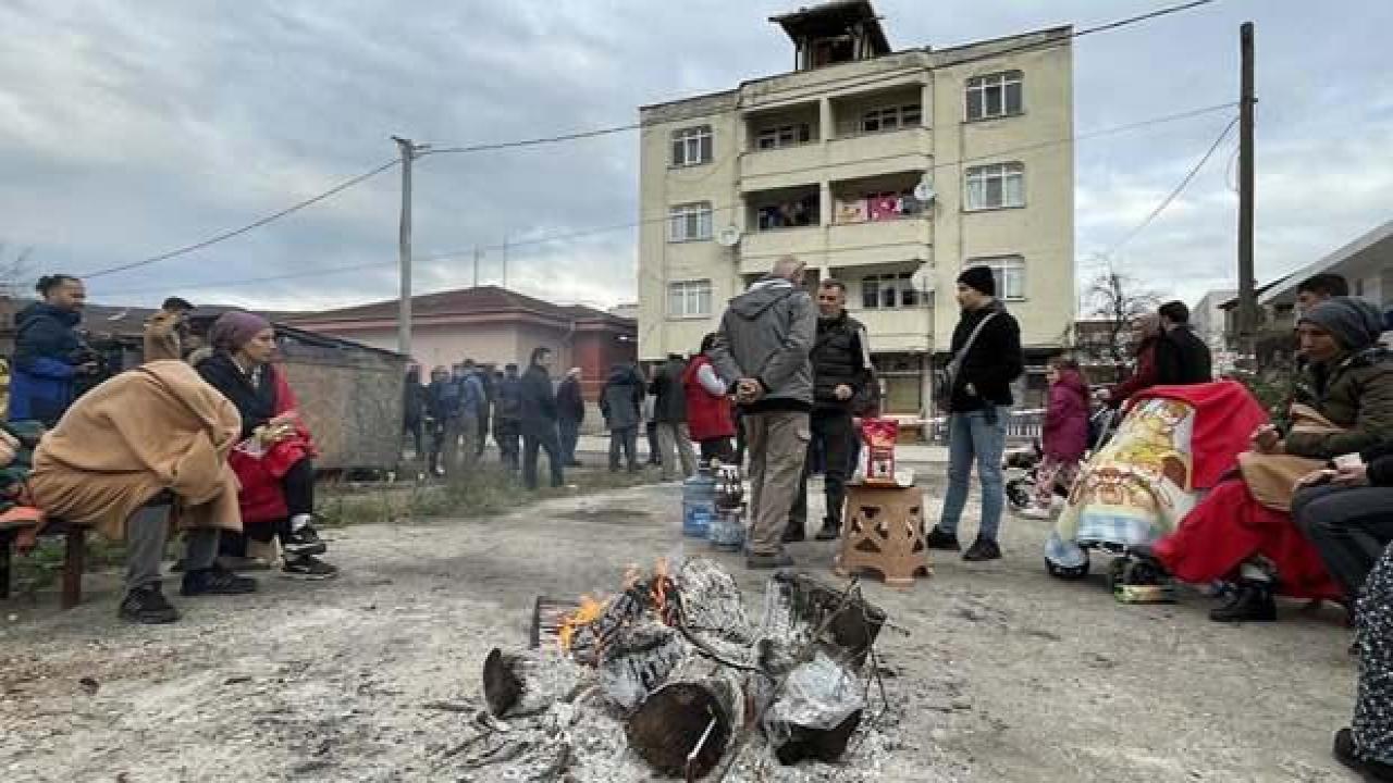 Deprem vatandaşın psikolojisini alt üst etti! Son araştırmadan çarpıcı detaylar