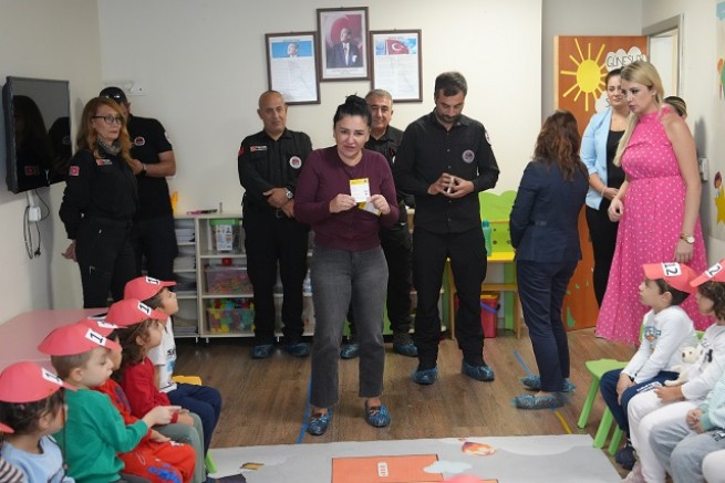 Kartal Belediyesi’nden Miniklere Uygulamalı Afet Eğitimi