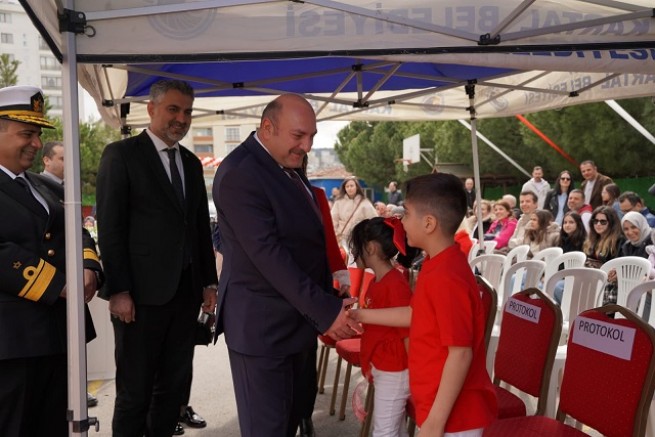 Kartal’da 23 Nisan Bayramı Renkli Görüntülerle Kutlandı