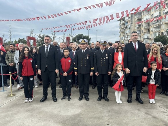 Kartal’da 23 Nisan Coşkusu: Atatürk Anıtı’na Çelenk Sunuldu