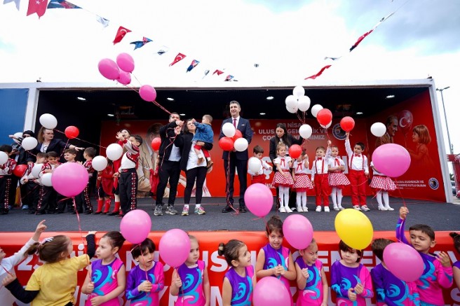 Kartal’da Bayram Sevinci Meydanları Doldurdu