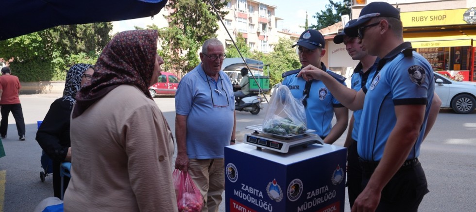 Kartal'da Semt Pazarlarında Güvenli Alışveriş Dönemi