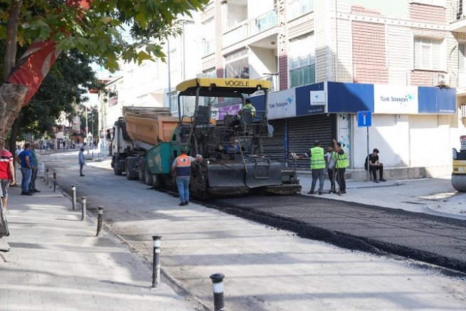 Kartal’da Yol Seferberliği: Üç Mahallede Eş Zamanlı Asfalt Yenileme