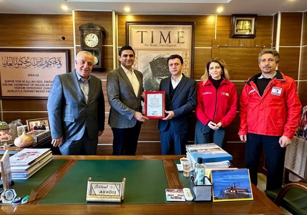 Kızılay’dan Kemik İliği Donörü Bülent Akköse’ye Teşekkür Beratı