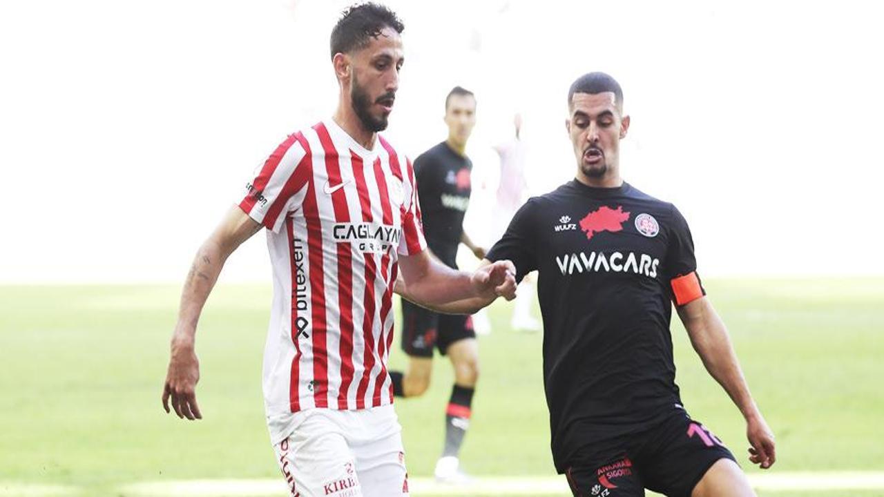 10 kişilik Antalyaspor, Fatih Karagümrük'e boyun eğmedi