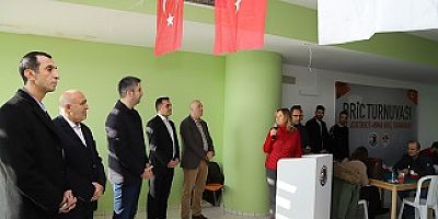 12. Atatürk’ü Anma Briç Turnuvası Kartal’da Gerçekleştirildi