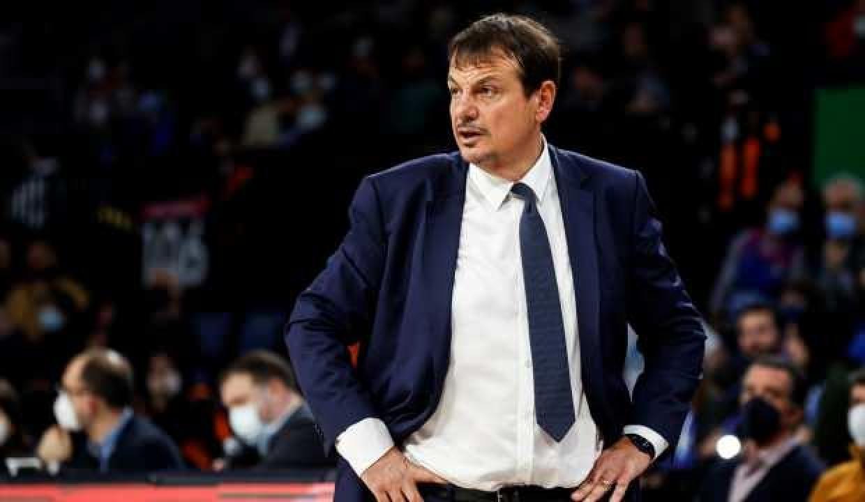 12 Dev Adam'da Orhun Ene gitti, Ergin Ataman geliyor
