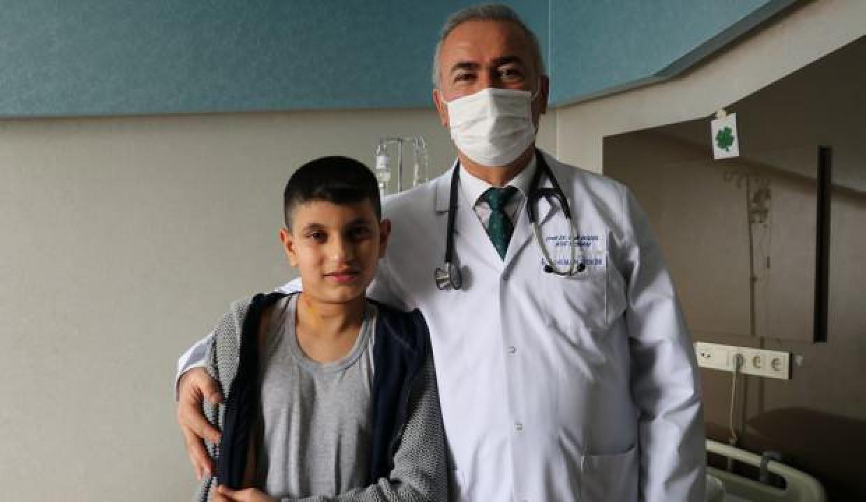 12 yaşındaki Vanlı çocuğa masada kalırsın dediler, ameliyatla sağlığına kavuştu