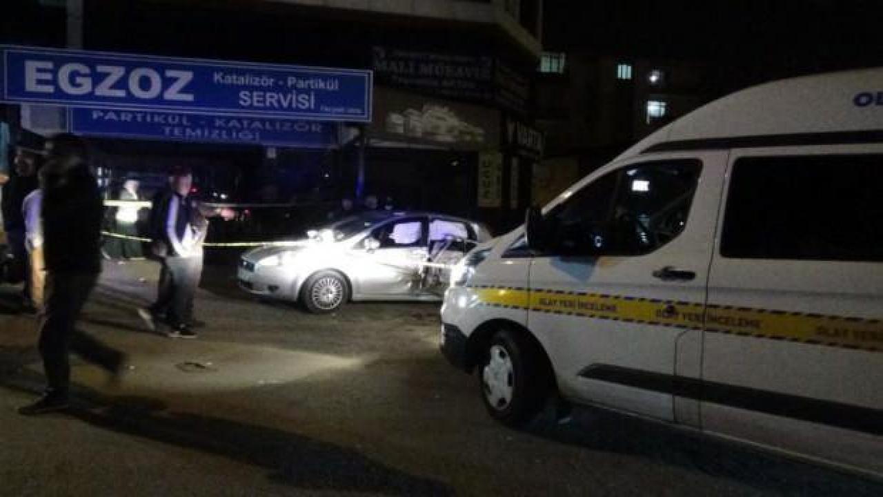 15 yaşındaki sürücü park halindeki tıra çarptı: 1 ölü, 3 yaralı