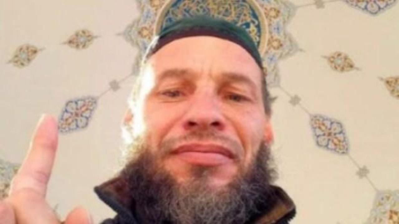 15 yıllık rahip Müslüman oldu! Mekke'ye gitti