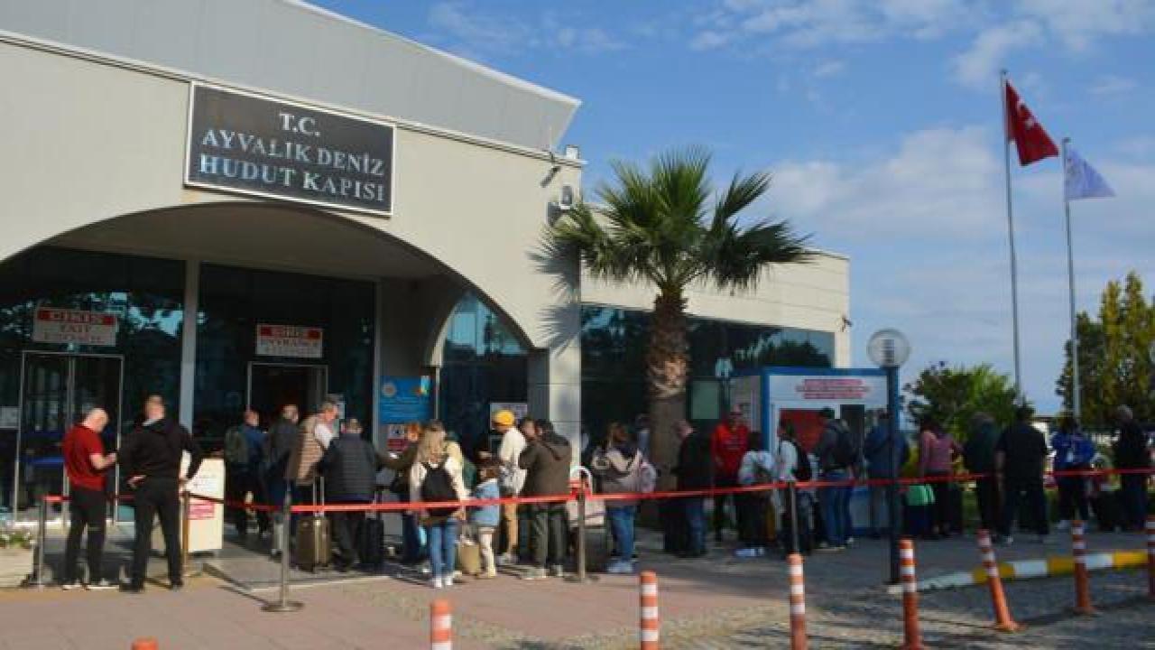 19 Mayıs tatilini fırsat bilen tatilciler Midilli’ye koştu