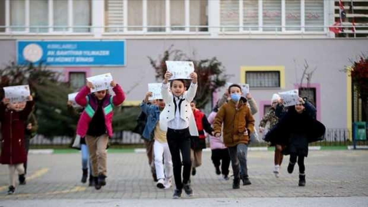 19 milyon öğrencinin karne heyecanı