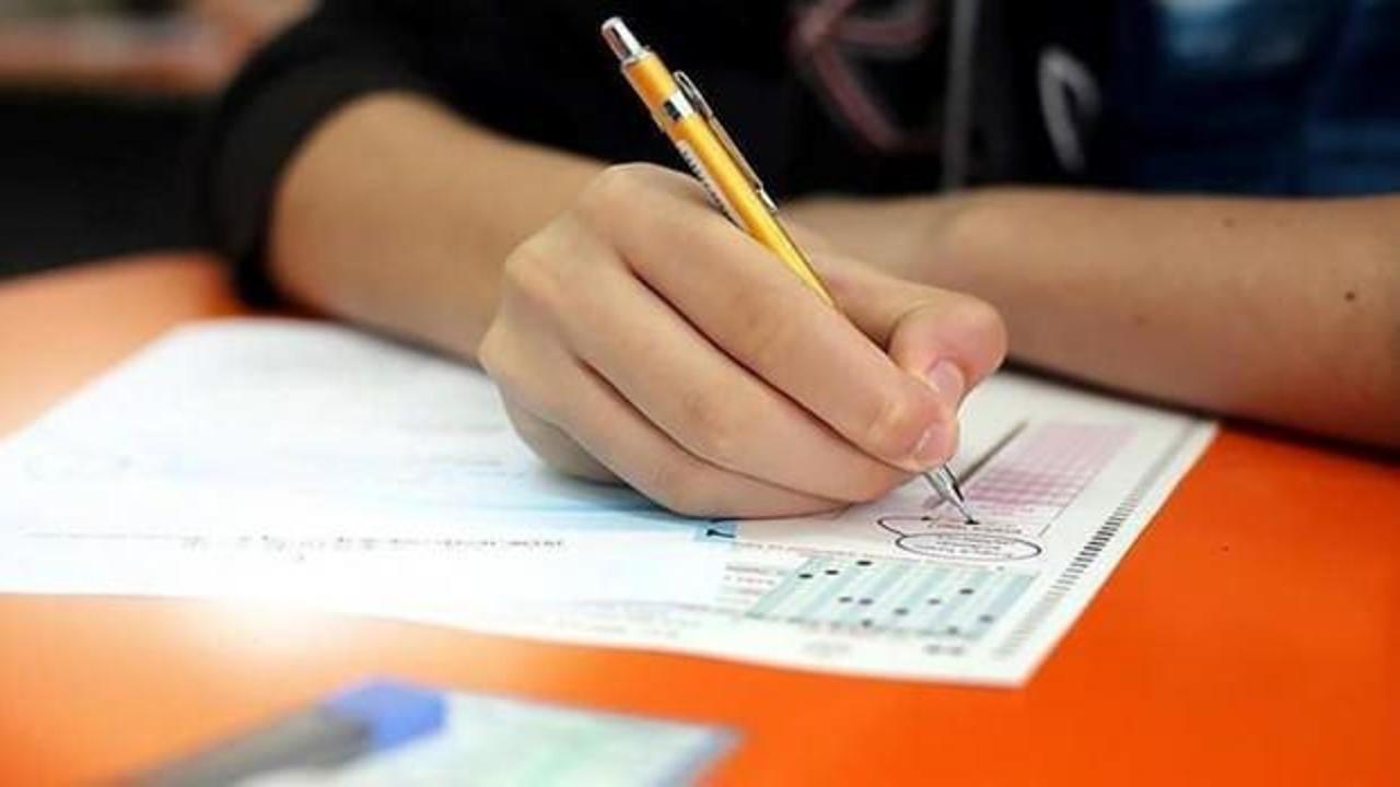 2024 YKS'de yapay zekalı kopya! Soruları ChatGPT'ye çözdürürken yakalandı