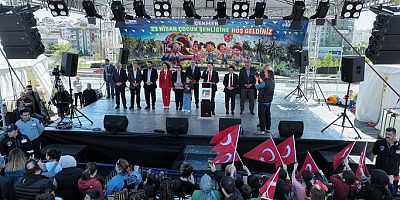 23 NİSAN ÇOCUK ŞENLİĞİ’NDE ÇEKMEKÖY'DE DOYASIYA EĞLENCE