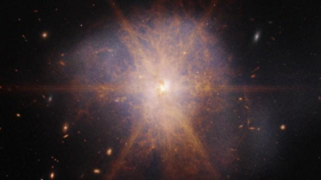 250 milyon ışık yılı uzaklığında: James Webb teleskobu çarpışan iki galaksiyi görüntüledi