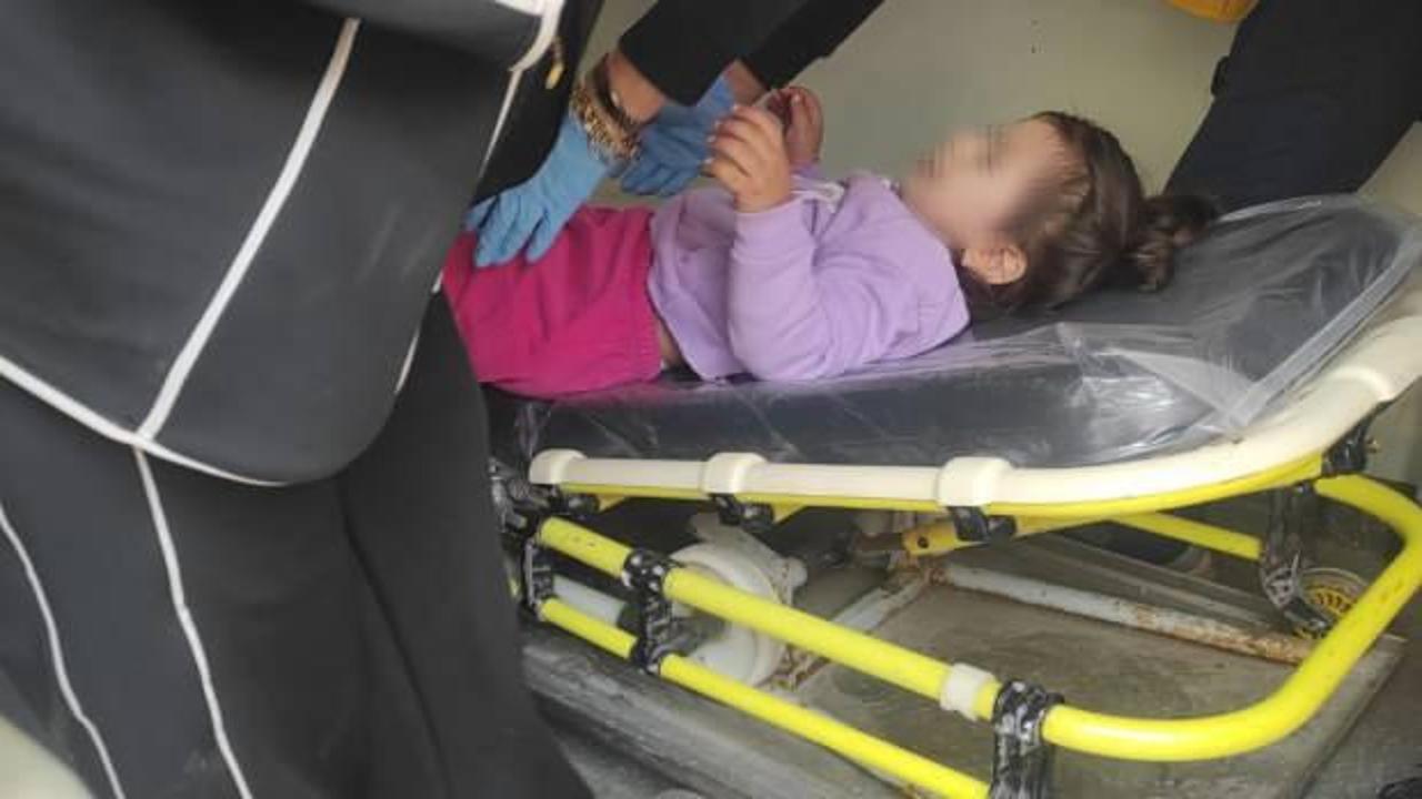 2'nci kat penceresinden düşen 2 yaşındaki Azra yaralandı