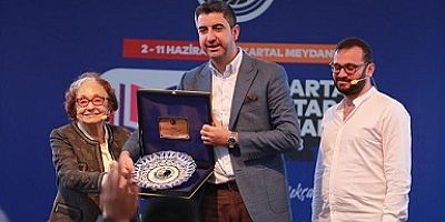 3. Kartal Kitap Fuarı’nda Yazar Gülten Dayıoğlu’na Onur Ödülü