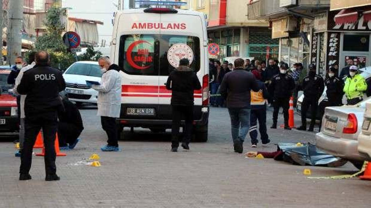 3 kişiyi sokak ortasında katletti, 981 gündür firarda!