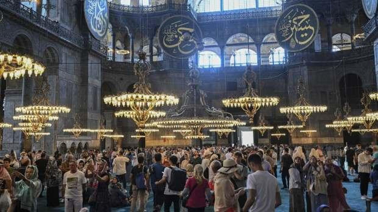 3 yıl önce yeniden cami olmuştu: Hac ve umreden önce Ayasofya'ya geliyorlar