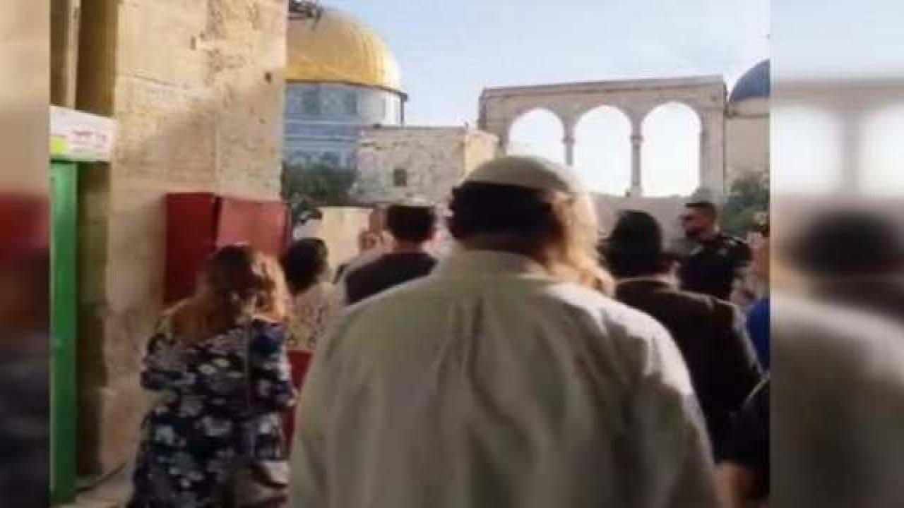 300 fanatik Yahudi'den Mescid-i Aksa'ya baskın