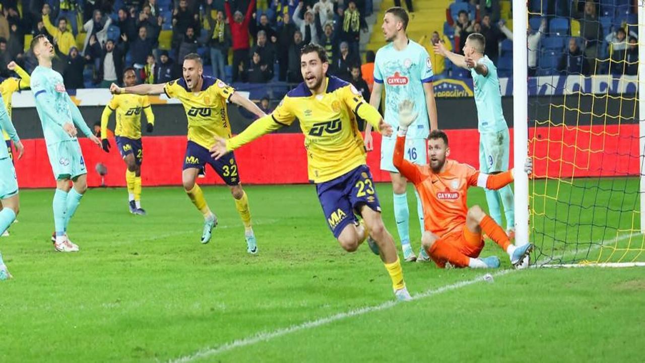 4 dakikada 2 penaltı! Başkent'te tur bileti Ankaragücü'nün