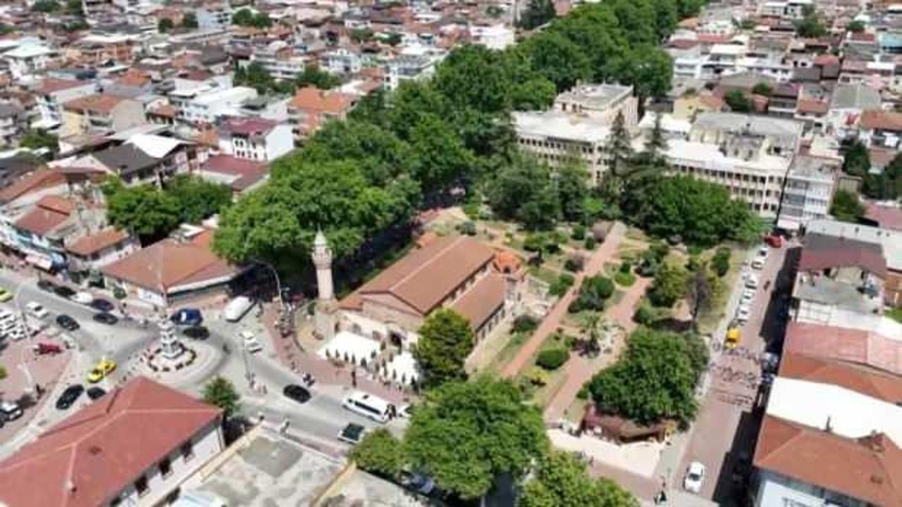 4 imparator taç giydi, o bölüm hala korunuyor