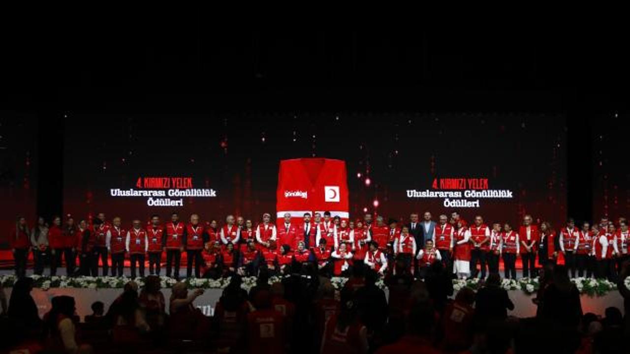 4. Kırmızı Yelek Uluslararası Gönüllülük Ödülleri sahiplerini buldu