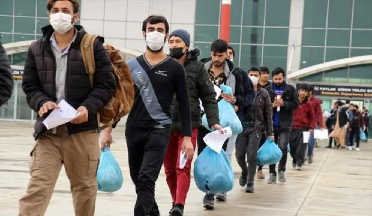 454 Afgan daha sınır dışı edildi!