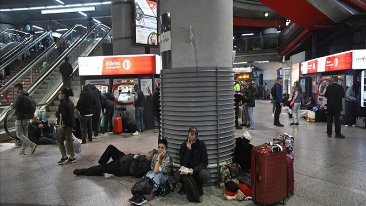 5 saniyede 50 milyon karanlıkta: Avrupa'yı felce uğratan elektrik krizi