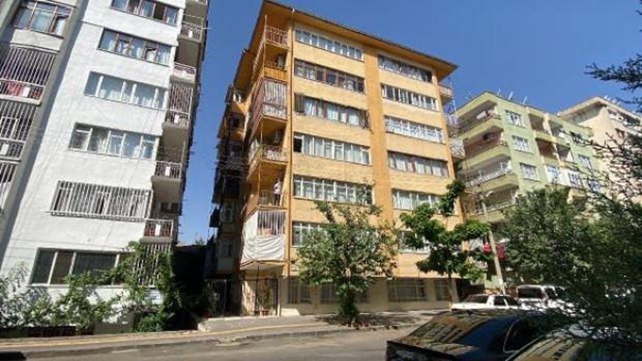 5’inci kat penceresinden düşen Azra, ağır yaralandı