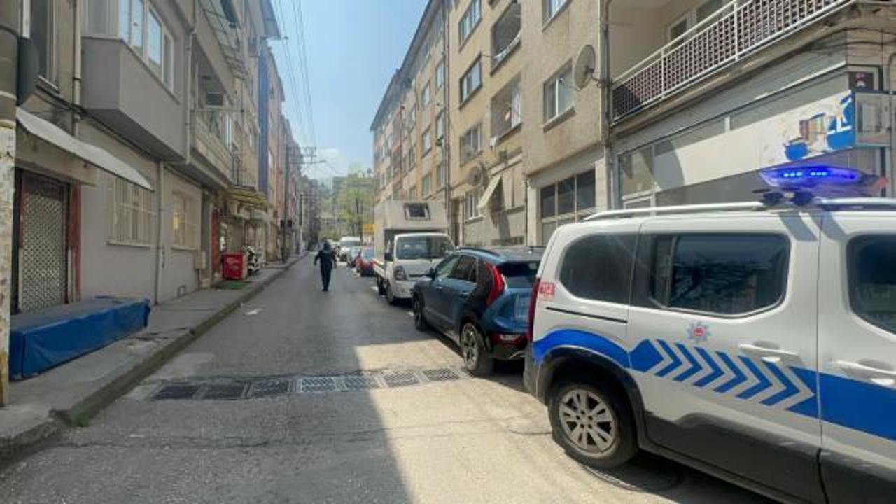 5'nci kat penceresinden düşen 7 yaşındaki çocuk, ağır yaralandı