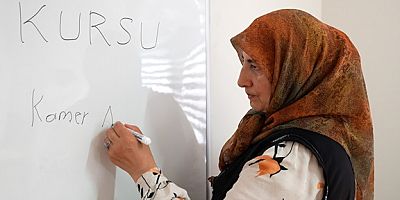 61 YAŞINDA HAYALLERİNİN PEŞİNDEN KOŞUYOR