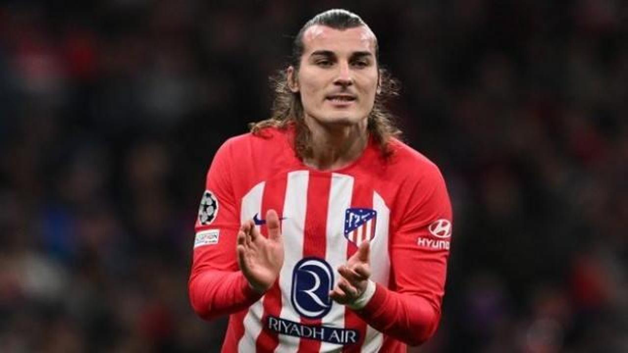 66'da oyuna giren Çağlar Söyüncü sahada 4 dakika kalabildi