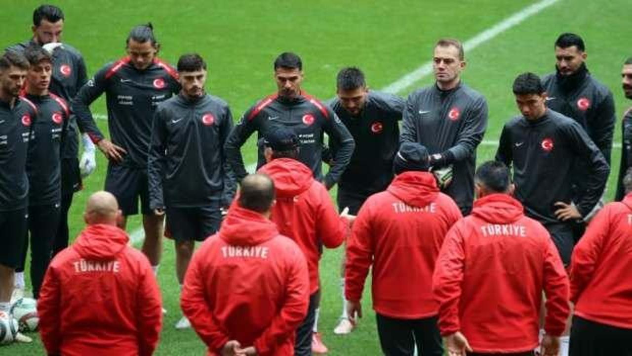 A Milli Takım'da Cihan Çanak ve Gökhan Sazdağı antrenmana katıldı