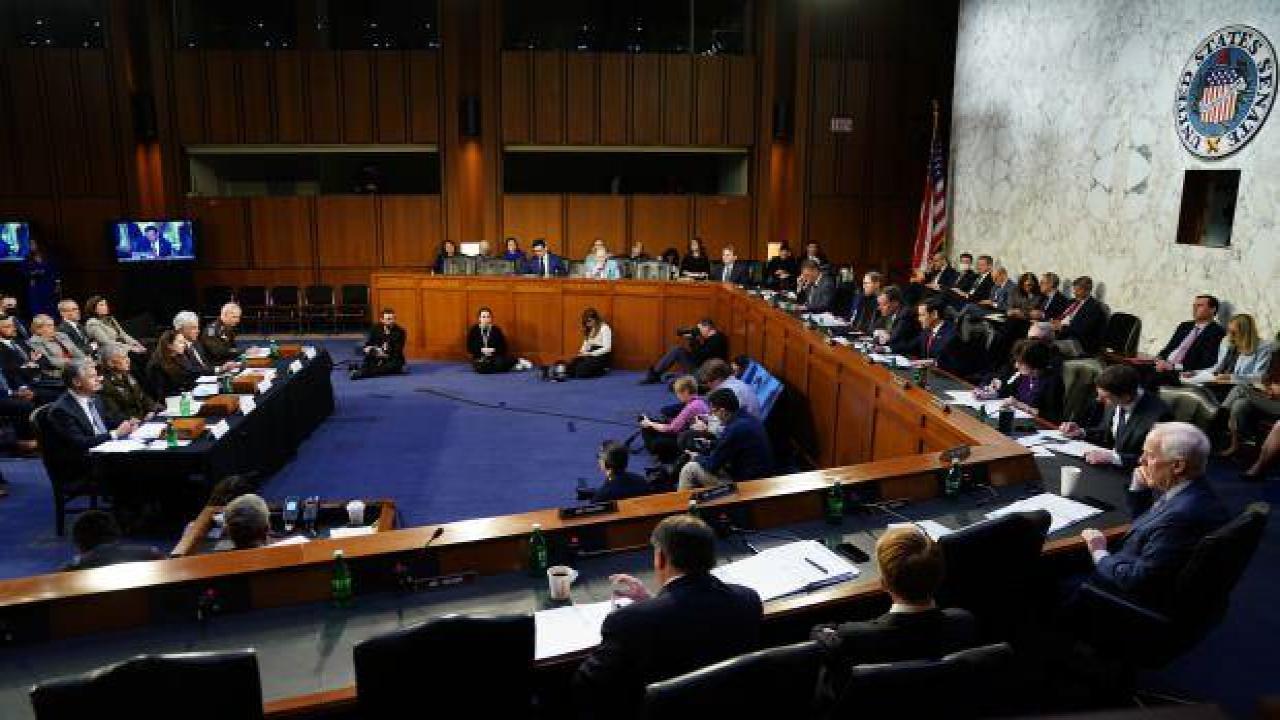 ABD’de senato üyeleri uydu telefonu kullanacak