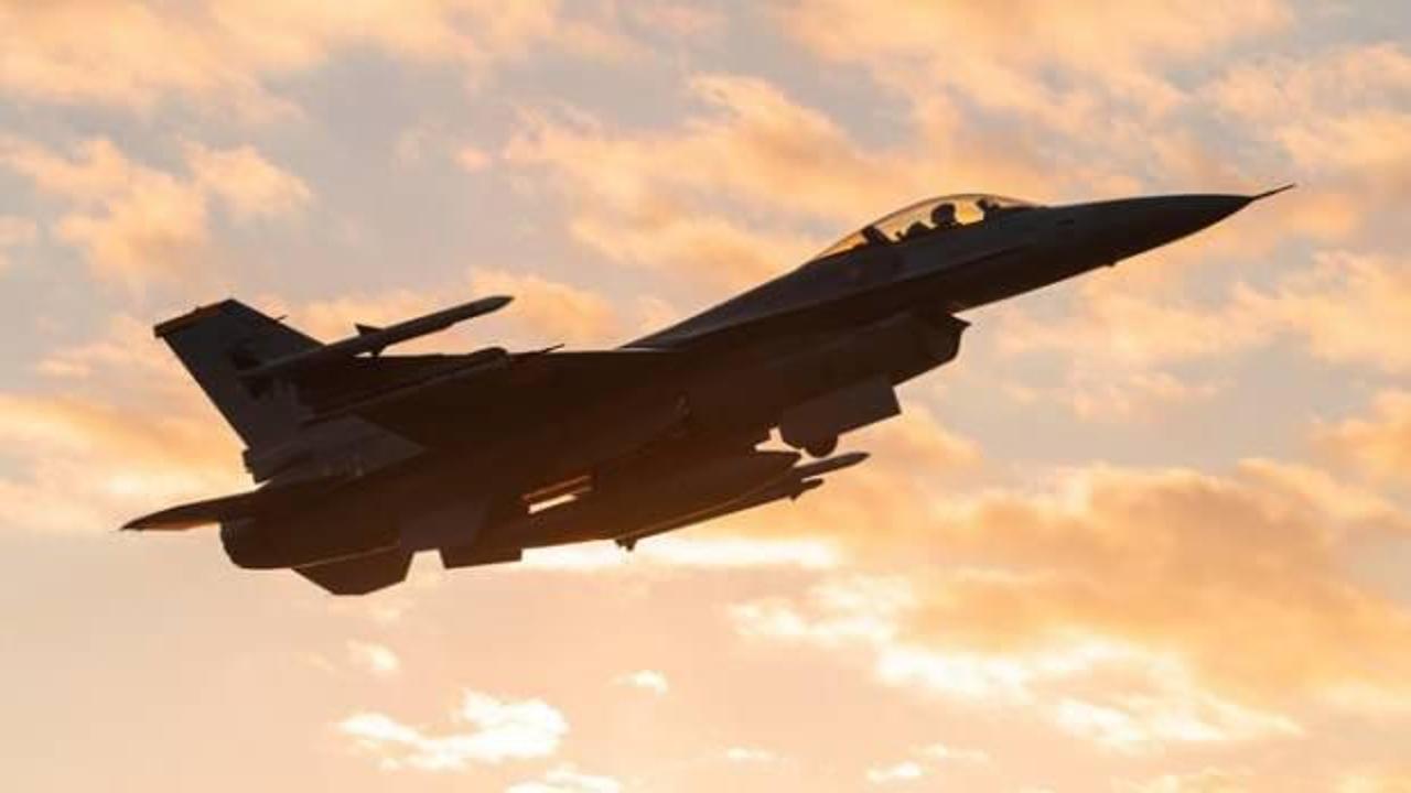 ABD'ye ait F-16, Sarı Deniz'e düştü