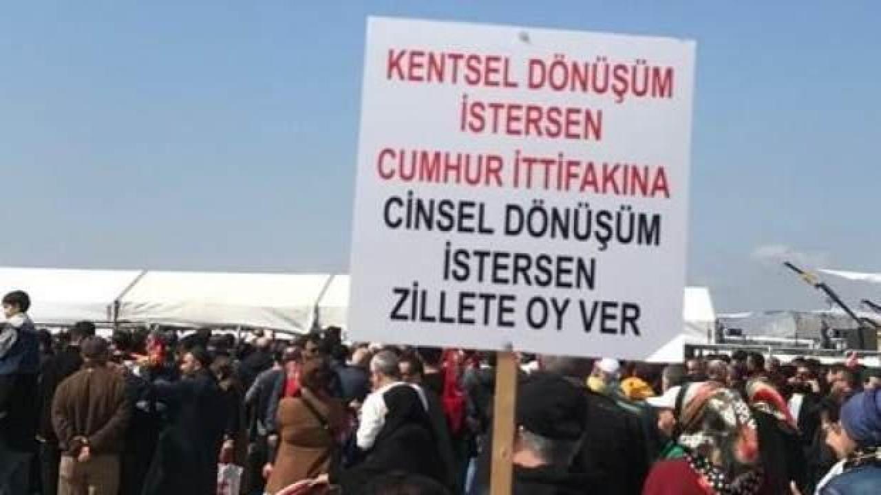 Açılan pankart 7'li koalisyonu özetledi!