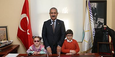 Adalar’da 23 Nisan Coşkusu: Başkanlık Koltuğu Miniklere Emanet