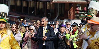 Adalar’da Mimoza Festivali Gerçekleşti